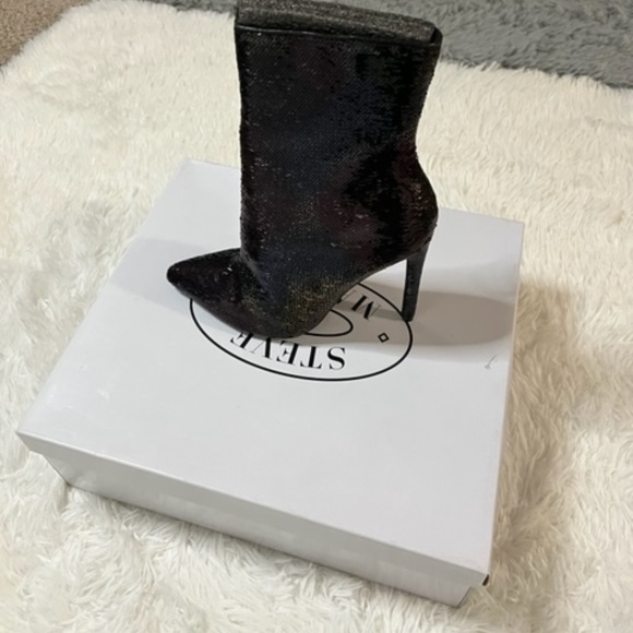 Steve Madden Wagner Sequins Booties - Picture 6 of 12